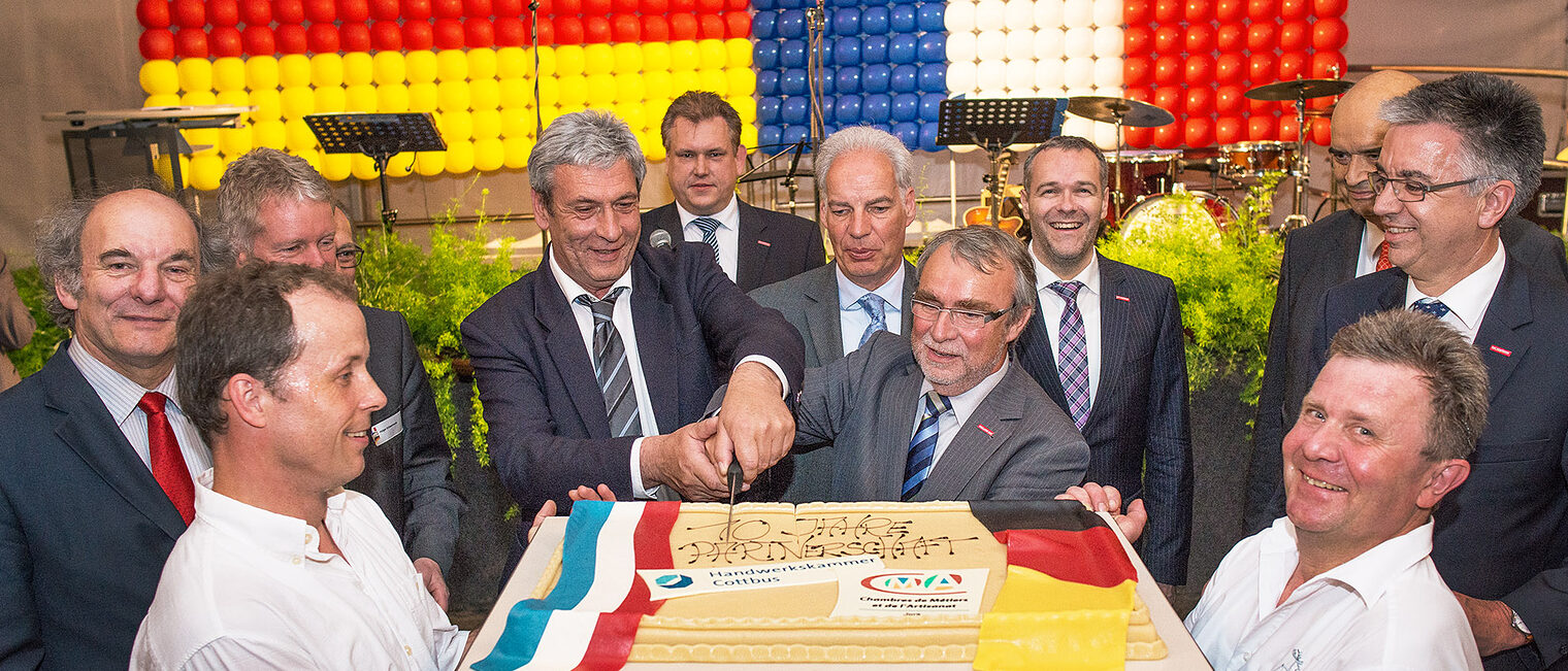 Torte zur deutsch-französischen Partnerschaft