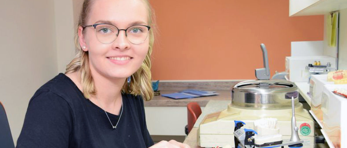 Lehrling des Monats Februar 2023 Zahntechnikerin Saskia Katzschke