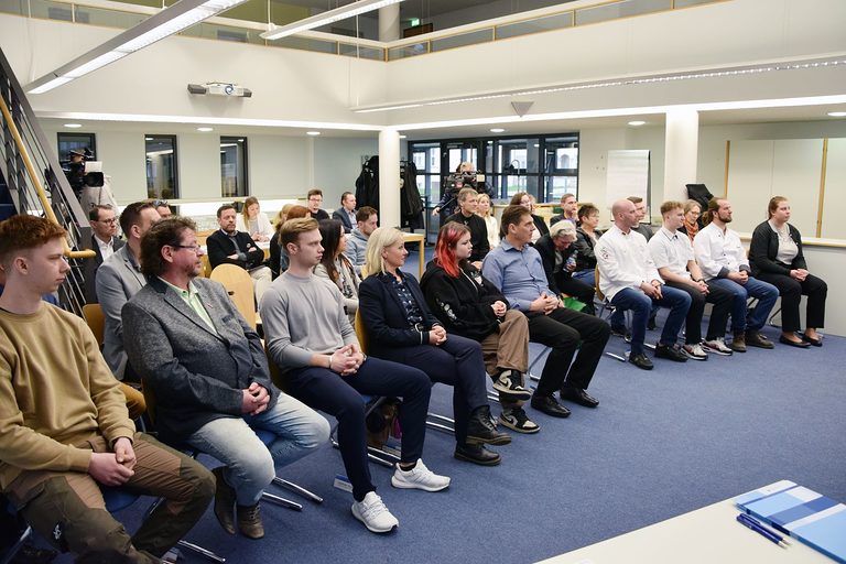 Gymnasium Plus Handwerk 2023 mit Bildungsministerin