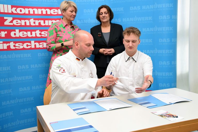 Gymnasium Plus Handwerk 2023 mit Bildungsministerin