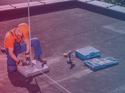 Fachkraft für den äußeren und inneren Blitzschutz