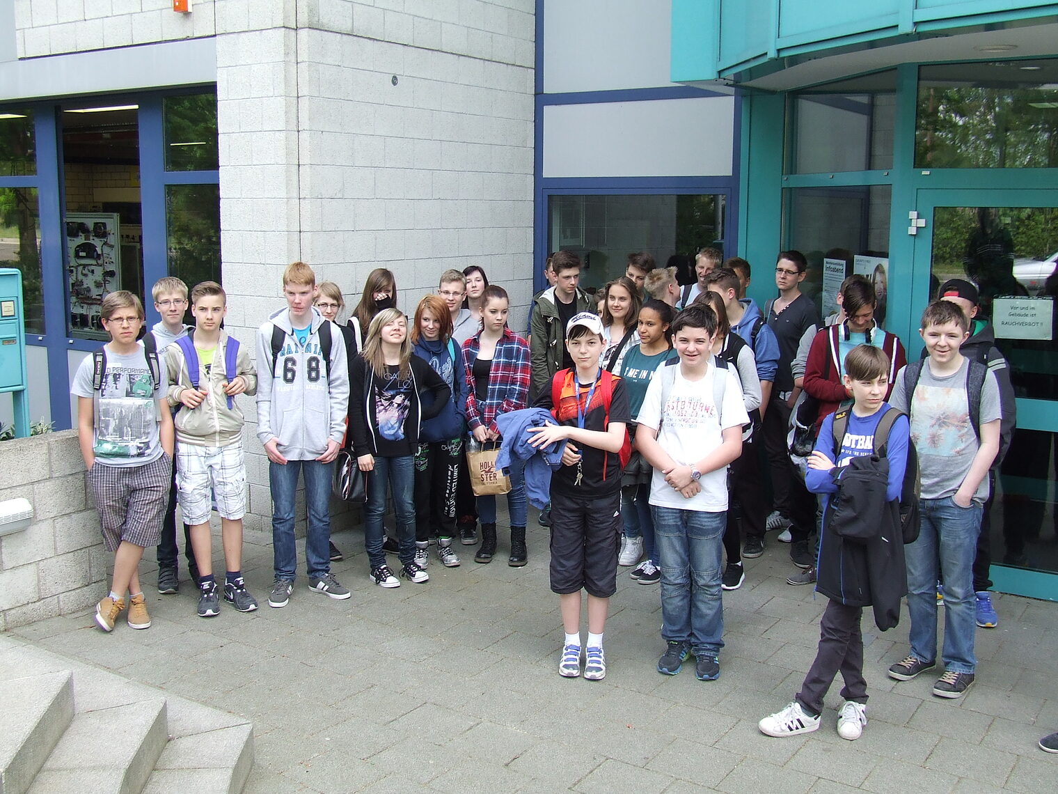 Die Klasse 9 der Sachsendorfer Oberschule vor dem BTZ. Die Klasse 9 der Sachsendorfer Oberschule vor dem BTZ.