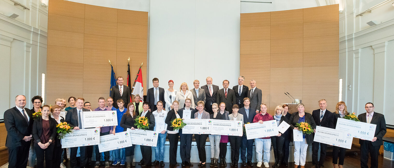 Gruppenfoto Ausbildungspreis BB 2015