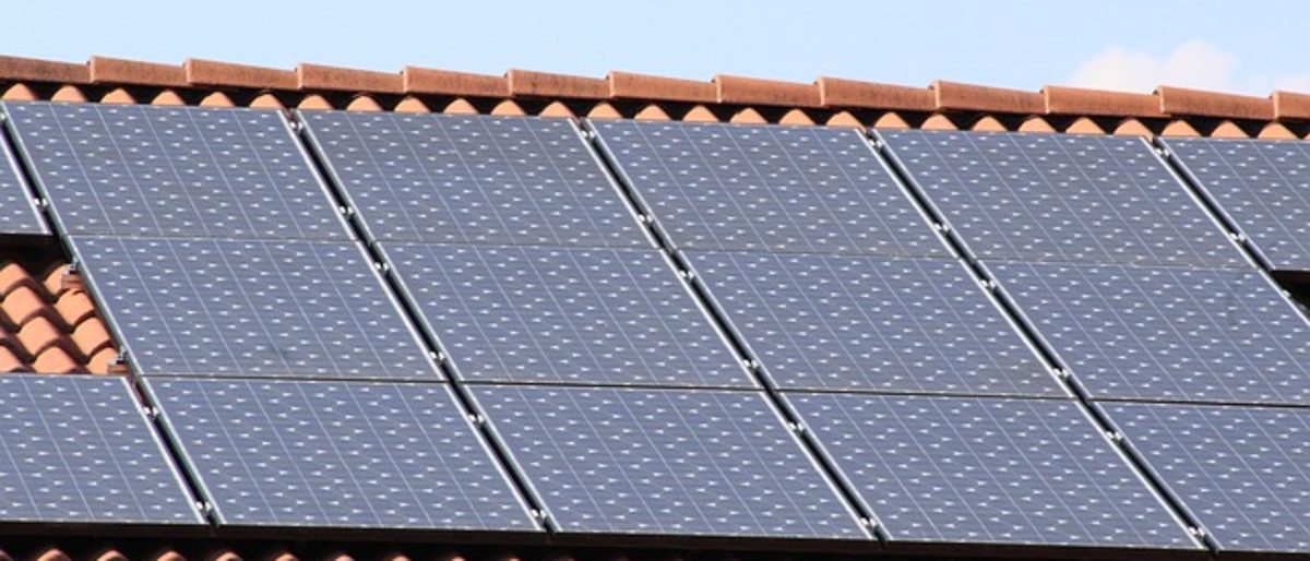 solar-panels-1273129_640