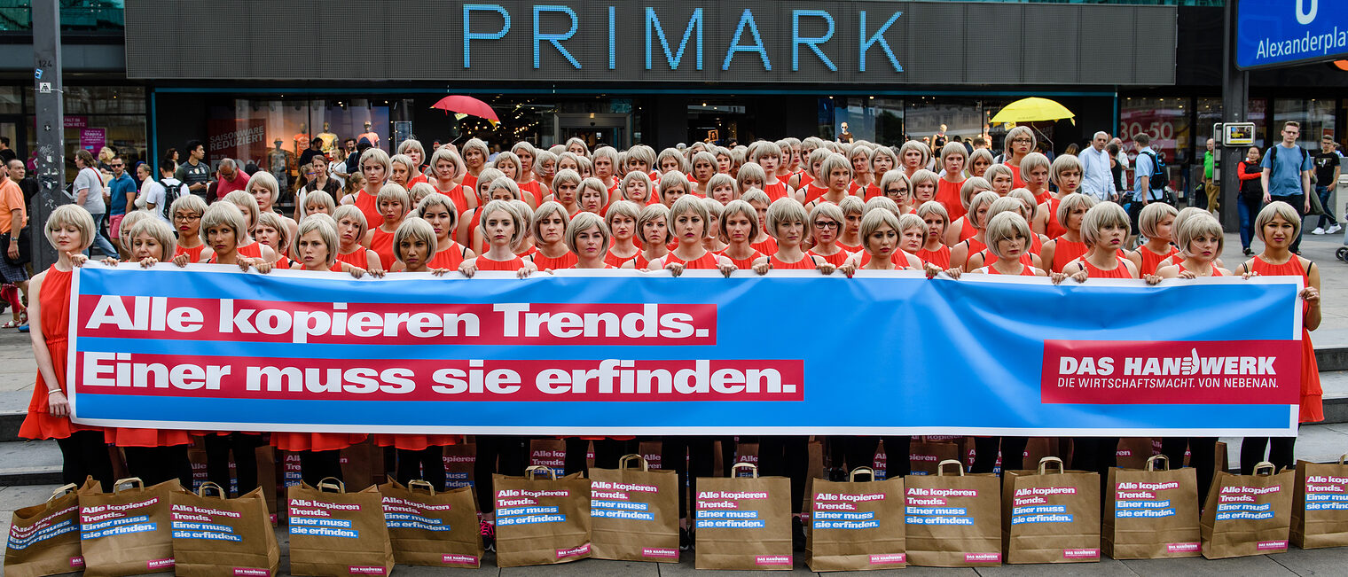 Das Handwerk: Alle kopieren Trends. Einer muss sie erfinden. 29. Juni 2016 Copyright: Zentralverband des Deutschen Handwerks/Deutscher Handwerkskammertag (DHKT)/Stefan Hoederath Kostenlose Verwendung bei redaktioneller Berichterstattung u¿ber das Handwerk. Das Handwerk ¿Alle kopieren Trends. Einer muss sie erfinden.¿, 29. Juni 2016 Copyright: Zentralverband des Deutschen Handwerks/Deutscher Handwerkskammertag (DHKT)/Stefan Hoederath Kostenlose Verwendung bei redaktioneller Berichterstattung u¿ber das Handwerk.