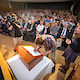 Lehrlinge Paula Carstensen (rechts) und Christoph Bornemann (links) unterschreiben die sog. "Lehrlingsrolle" --- 15.Berufsstartertag der Handwerkskammer Cottbus im Weltspiegel am 03. September 2016