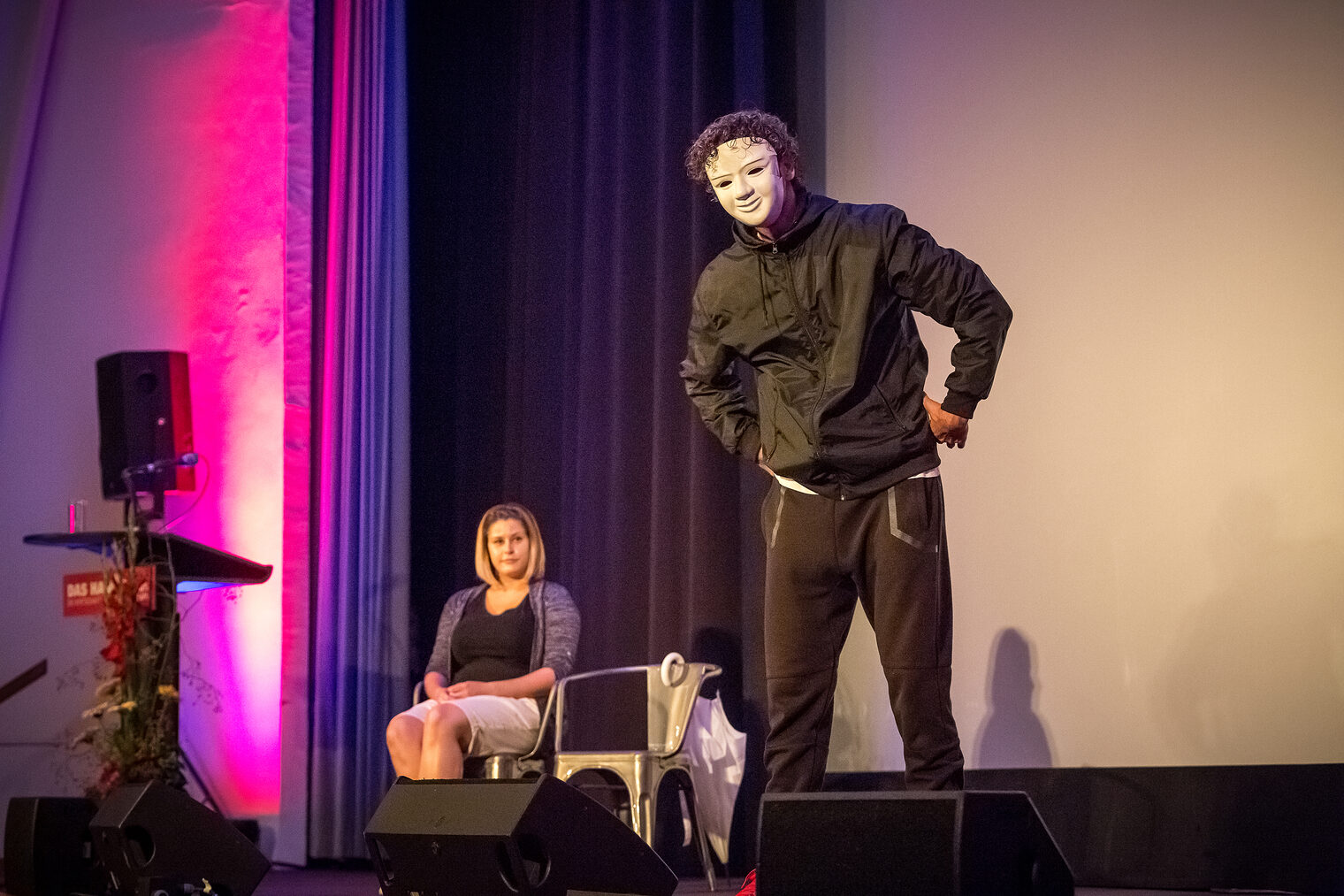 Tanzprogramm der "MOOKO-Crews der Academy of Music --- 15.Berufsstartertag der Handwerkskammer Cottbus im Weltspiegel am 03. September 2016 Tanzprogramm der "MOOKO-Crews der Academy of Music --- 15.Berufsstartertag der Handwerkskammer Cottbus im Weltspiegel am 03. September 2016