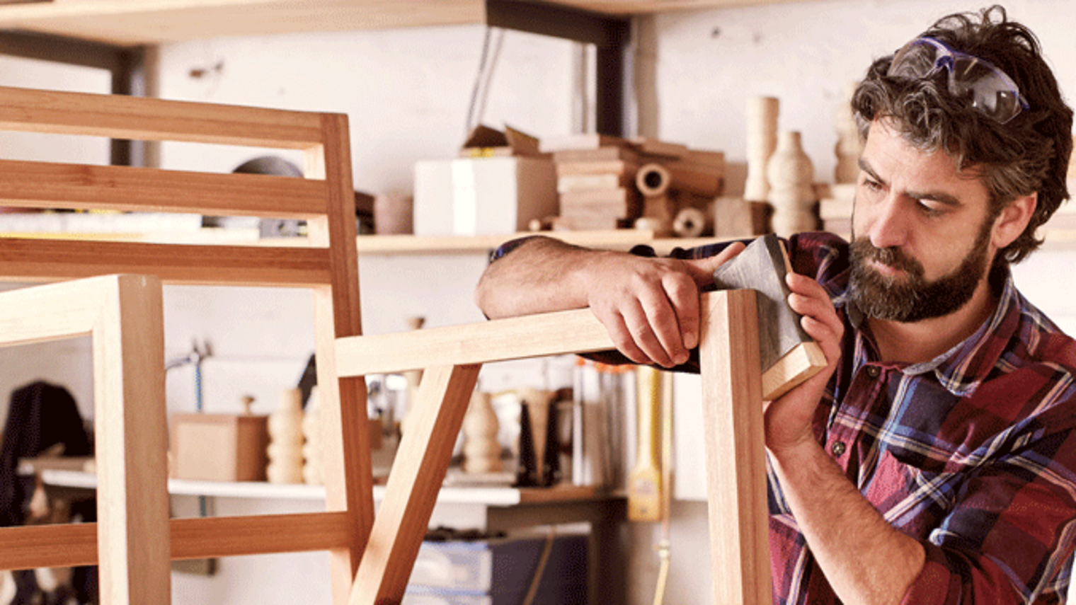 Tischler baut einen Stuhl,Tischler,Möbelbau,Holzverarbeitung,Meisterschule