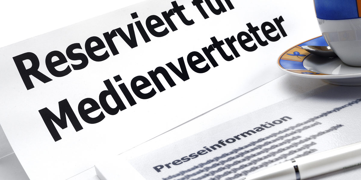 Pressekonferenz, Presse, Presseinformation, Pressemitteilung, Journalismus, Medien, Medienvertreter, Konferenz, Sitzung, Pressemeldung, Einladung, PK, Nachrichten, Information, Informationen, Notizen, Redakteur, Redakteurin, Redaktion, Artikel, Journalist, Mediengestalter, Zeitung, Radio, Fernsehen, Presseartikel, Pressestelle, Pressevertreter, Recherche, Recherchieren, Reportage, Schreiben, Stift, Ver¿ffentlichung, Zeitschrift, Ver¿ffentlichen, ¿ffentliches Interesse, Medieninteresse, Interesse, ¿ffentlichkeitsarbeit, Pressesprecher, Unternehmen, dienstleister, Dienstleistung, Aufkl¿rung, Job, Ausbildung, Beruf, Magazin, Lokal, Lokalpresse, Hauptteil, Mantel, Nachricht