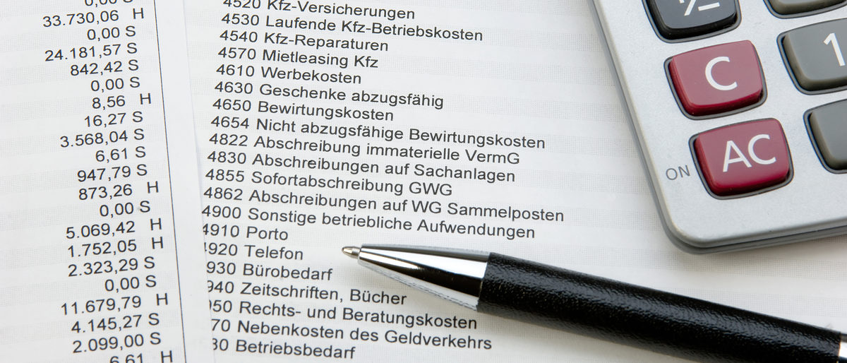 Datenbl¿tter einer vorl¿ufigen betriebswirtschaftlichen Auswertung, Sheets of a preliminary economic evaluation Datenbl¿tter einer vorl¿ufigen betriebswirtschaftlichen Auswertung, Sheets of a preliminary economic evaluation Schlagwort(e): BWA, betriebswirtschaftliche, Auswertung, betriebswirtschaftliche Auswertung, Buchhaltung, Buchf¿hrung, Finanzbuchhaltung, Fibu, Buchhalter, Steuer, Konto, Konten, Kontenklassen, Rechnungswesen, Posten, Summen, Salden, BWL, Betriebswirtschaft, Betriebswirtschaftslehre, betriebswirtschaftlich, Saldenliste, Unternehmensf¿hrung, Soll, Haben, Steuerberatung, Steuerberater, Finanzplanung, Finanzen, Kosten, Abschreibung, Aufwendungen, betriebliche, Summe, Summen, summieren, rechnen, berechnen, kalkulieren, Kalkulation, planen, Planung, Finanzplanung, Berechnung, Kostenaufstellung, Liste, Auflistung, auflisten, Aufwand, Aufwendungen, aufwenden, Kostenaufwand, Unkosten, BWA, business management, analysis, business analysis, accounting, bookkeeping, financial accounting, accountants, tax, account, accounts, account classes, accounting, items, totals, balances, business administration, business management, Balance, corporate governance, tax, financial planning, finance, costs, depreciation, expenses, operating, sum, sums, add up, calculate, calculation, planning, financial planning, analysis, financial report, list, expenses, expend, costs