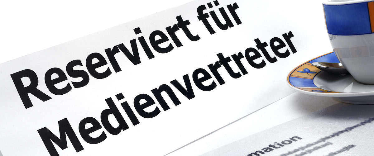 Pressekonferenz, Presse, Presseinformation, Pressemitteilung, Journalismus, Medien, Medienvertreter, Konferenz, Sitzung, Pressemeldung, Einladung, PK, Nachrichten, Information, Informationen, Notizen, Redakteur, Redakteurin, Redaktion, Artikel, Journalist, Mediengestalter, Zeitung, Radio, Fernsehen, Presseartikel, Pressestelle, Pressevertreter, Recherche, Recherchieren, Reportage, Schreiben, Stift, Ver¿ffentlichung, Zeitschrift, Ver¿ffentlichen, ¿ffentliches Interesse, Medieninteresse, Interesse, ¿ffentlichkeitsarbeit, Pressesprecher, Unternehmen, dienstleister, Dienstleistung, Aufkl¿rung, Job, Ausbildung, Beruf, Magazin, Lokal, Lokalpresse, Hauptteil, Mantel, Nachricht