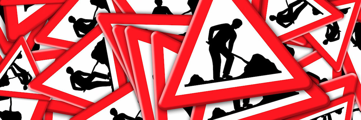 Straßenbaustellen, Baustelle, Baustellenschild, Verkehrssicherheit