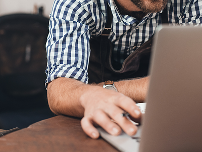 Kostenrechnung im Handwerk,Controlling im Handwerk,Handwerk,Handwerker am PC