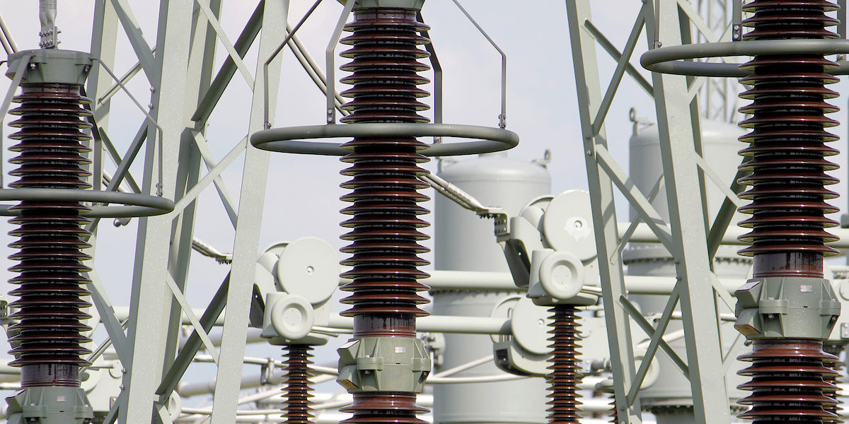 transformer station isolator Schlagwort(e): hoch, Logo, Energiewende, Stromtrasse, Trasse, Volt, Zaun, Pfeil, stopp, Blitz, Kraft, Strom, Kabel, Symbol, Verbot, Ampere, modern, Sperre, Gefahr, Umwelt, Gitter, Achtung, schwarz, Energie, Hinweis, Zeichen, verboten, Umformer, Spannung, Ingenieur, Kraftwerk, elektrisch, Absperrung, Elektrizit, Umspannwerk, Technologie, gefaehrlich, Hochspannung, Transformator, Ingenieurwesen, transformieren