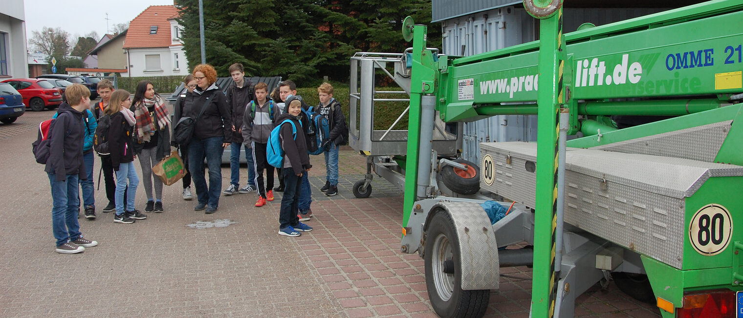 Grundschüler besuchen die Glas- und Industriereinigung Zimmermann GmbH & Co.KG