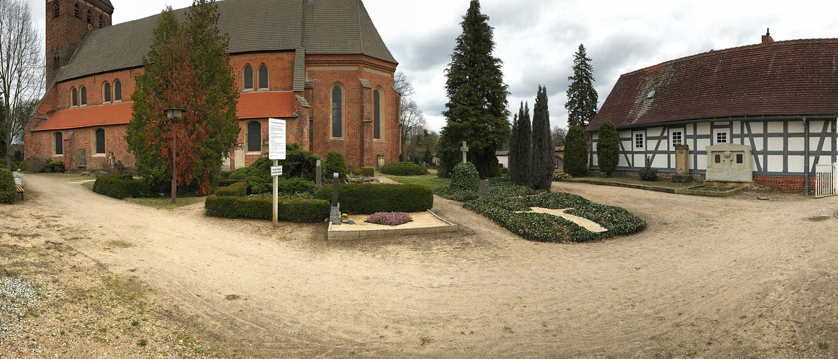 Handwerker retten Fachwerkhaus