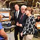 Bundespräsident Frank-Walter Steinmeier besichtigte das Berufsbildungs- und Technologiezentrum (BTZ) der Handwerkskammer Cottbus. In Beisein von Ministerpräsident Dr. Dietmar Woidke traf das Staatsoberhaupt in den Werkstätten auf Lehrlinge, Meisterschüler und Flüchtlinge.Sie zählen zu den mehr als 40.000 Teilnehmern, die die Bildungsstätte seit 1997 durchlaufen haben. Der Termin war ein Programmpunkt des Antrittsbesuches, den der Bundespräsident gemeinsam mit seiner Gattin Elke Büdenbender dem Land Brandenburg abstattet.