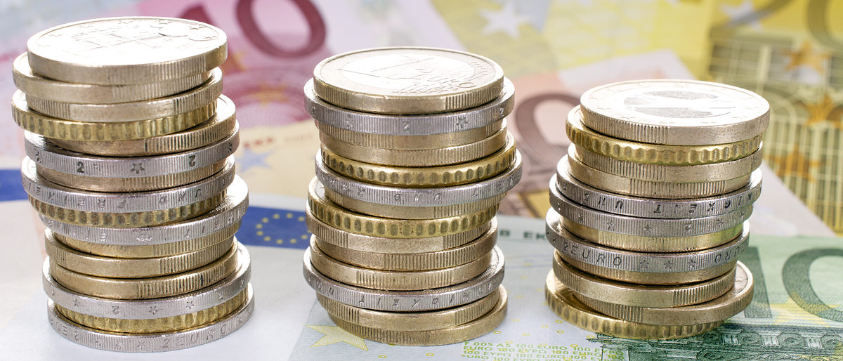 geld, euro, eurostcke, euroschein, geldscheine, turm, stapel, sule, euros, whrung, sparen, ausgeben, finanzen, finanzierung, euroscheine, gestapelt, gold, silber, ein, zwei, viele, stck, menge, eurostck, bank, wohlstand, reichtum, makro, ersparnis, business, wechseln, wechselkurs, europisch, europa, eu, markt, kaufen, verdienen, mnzen, mnzstapel, mnzgeld, kleingeld, mnze, kosten, wirtschaft, steuer, finanzwirtschaft, geldanlage, gutschein, geschenk