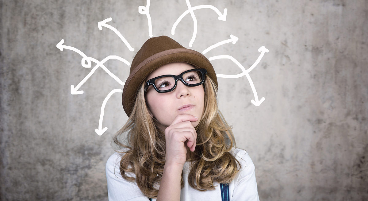 kindheit, ausbildung, schulkind, jugendlich, zukunft, gut aussehend, studieren, lehre, studium, ratlos, intelligent, kind, grundschule, gymnasium, fragen, fragezeichen, überlegen, schule, mädchen, jugend, studenten, lernen, gesicht, person, think, blick, kontrolle, arbeit, tafel, caucasian, freudig, hand, hintergrund, ideen, klein, knowledge, little, räume, schularbeit, sohn, von, innen, lehrer, stift, glühbirne, lehren, zeigen, abschluss, blond, hut