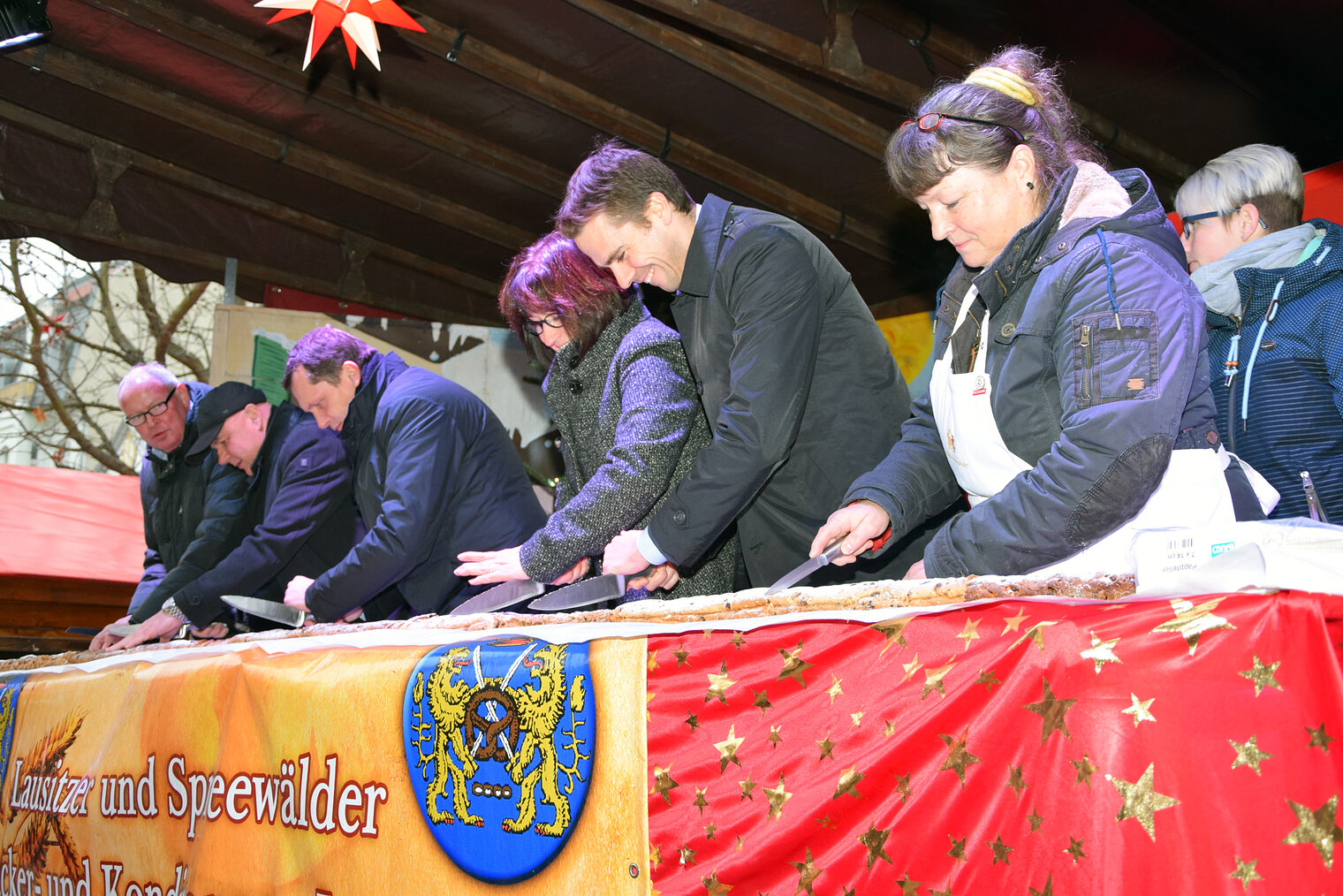 Stollenanschnitt Weihnachtsmarkt 2018