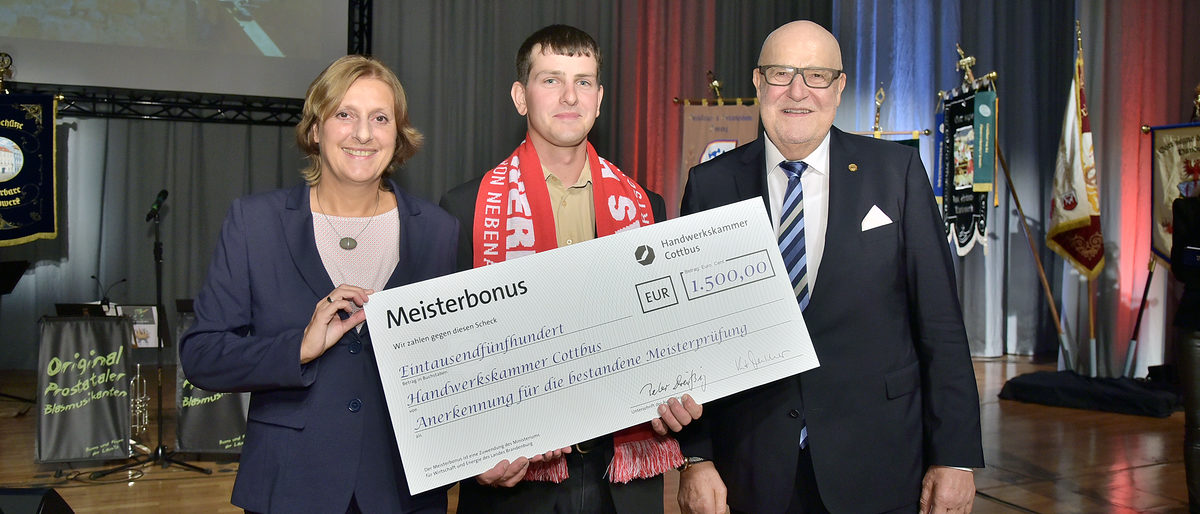 Geschäftsbericht 2018 Titelbild Tag des Meisters Meisterbonus