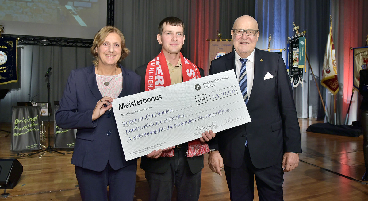 Geschäftsbericht 2018 Titelbild Tag des Meisters Meisterbonus