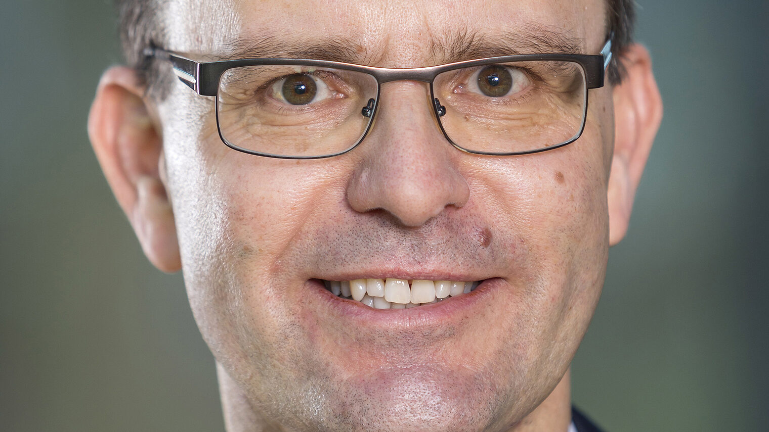 Portrait Dr. Markus Binder, LEAG Vorstand Finanzen; Cottbus, Neuer Vorstandsvorsitzender der Wirtschaftsinitiative Lausitz e. V. (WiL) 
