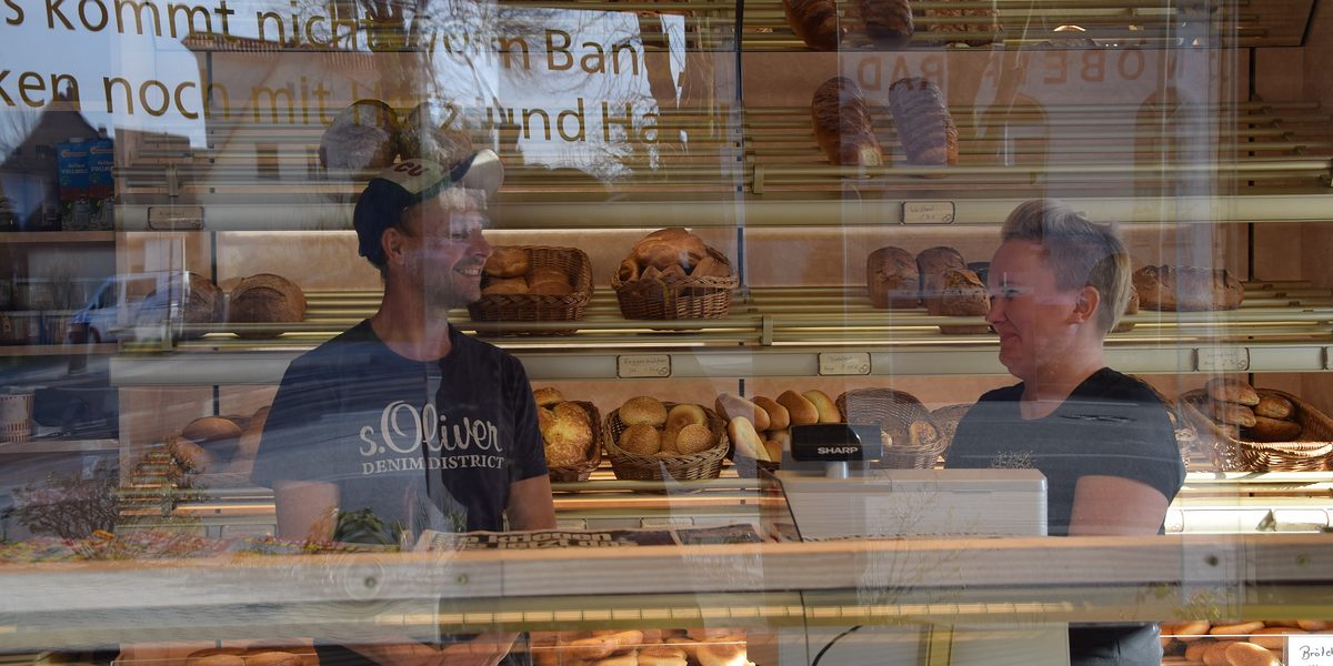 Hinter_Plexiglas Bäckerei Kschiwan
