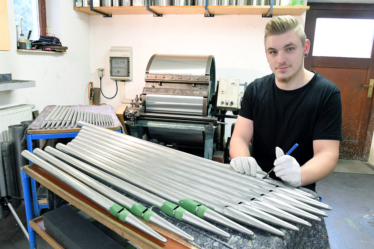 Bundessieger im Leistungswettbewerb des Deutschen Handwerks Damian Schütze (23) beim Mitteldeutschen Orgelbau A. Voigt GmbH - Schlagwort(e): Dr. Markus Voigt Orgelbau Bad Liebenwerda, Bundessieger im Leistungswettbewerb des Deutschen Handwerks Dami