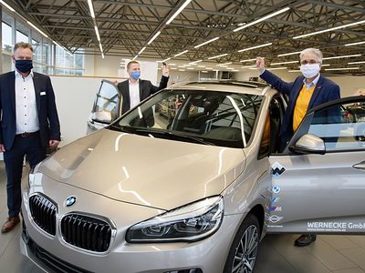 Symbolische Übergabe BMW an Handwerkskammer