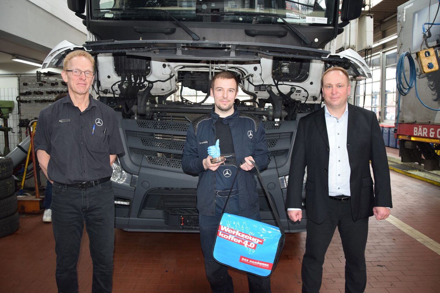 Ausbilder Serviceleiter Paul Kruschwitz Lehrling des Monats April 2021 Autohaus Leven